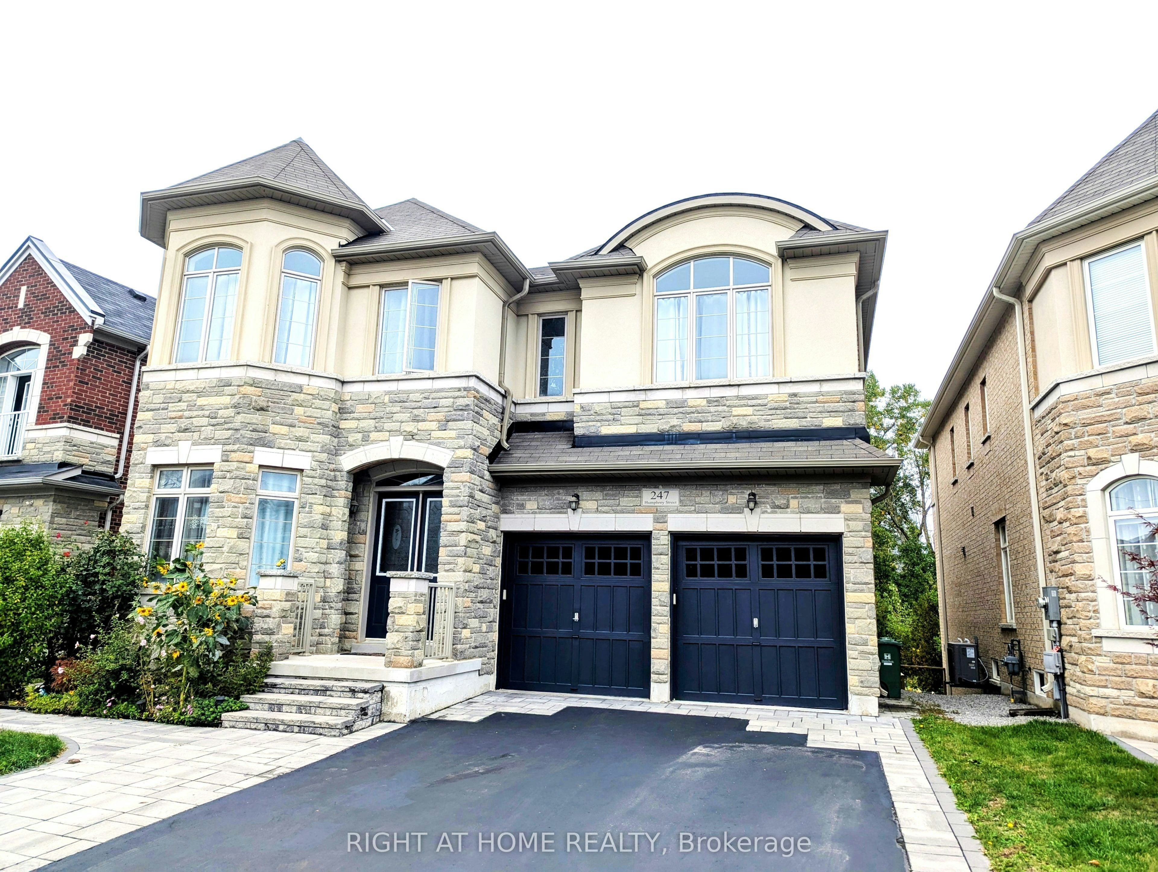 247 Humphrey Street, Hamilton, ON, L8B 1X4