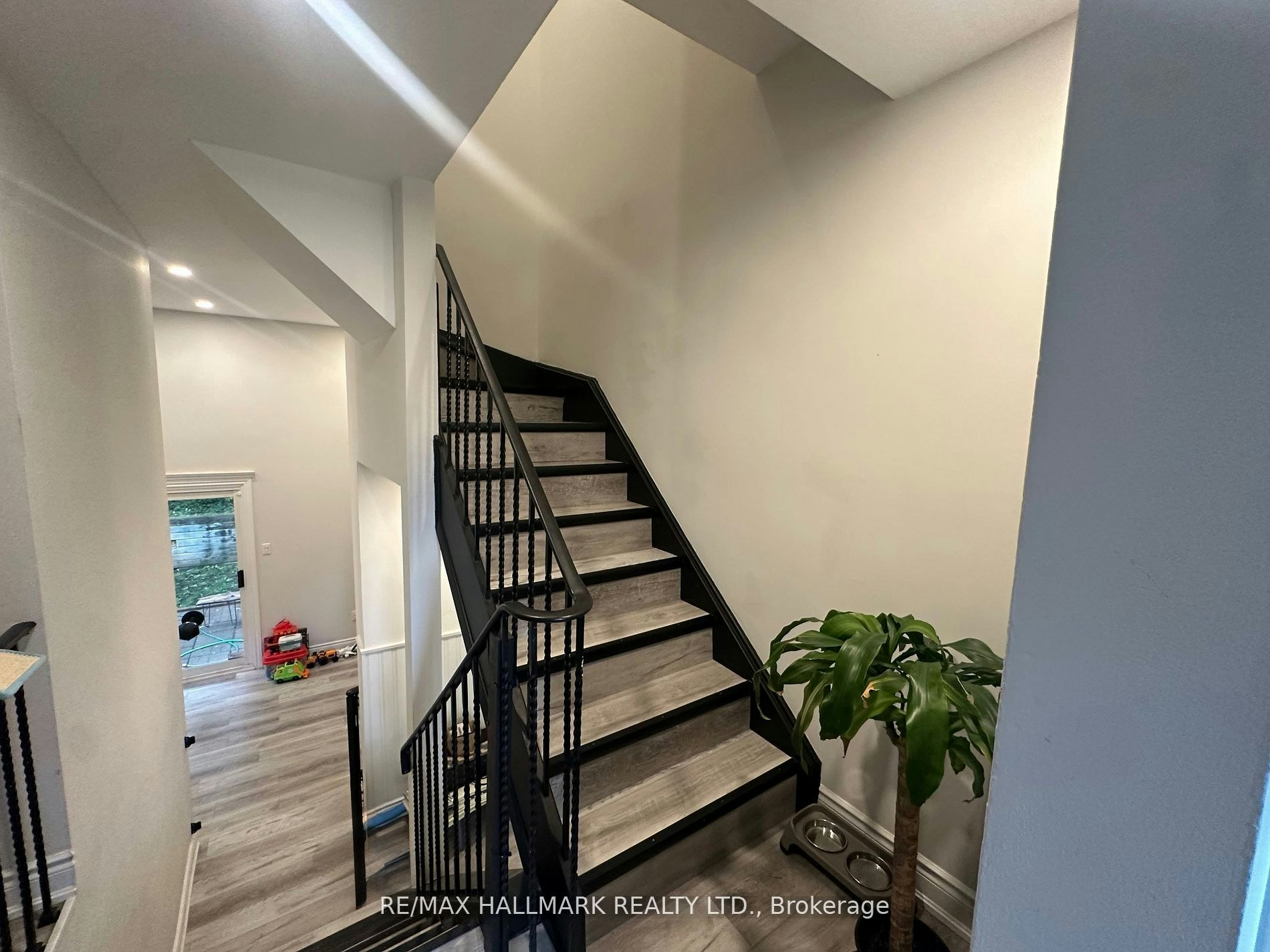 108-51 Paulander Drive, Kitchener, ON, N2M 5E5 - 5