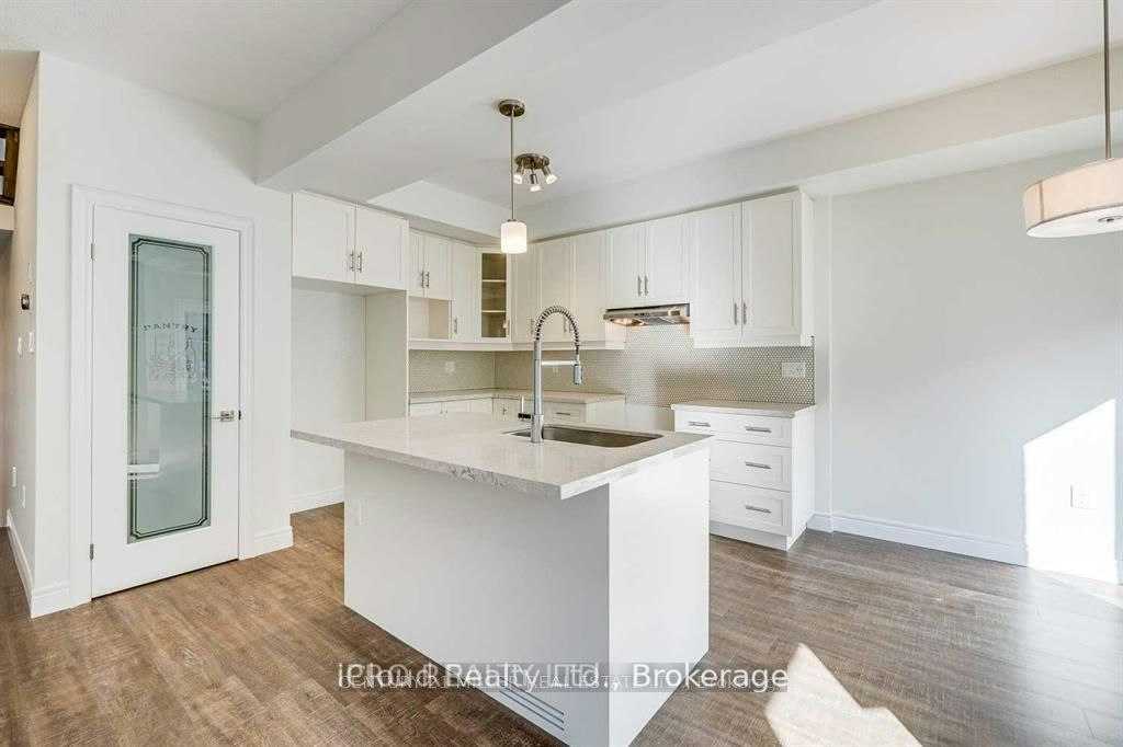13 Southam Lane, Hamilton, ON, L9C 0E7 - 6
