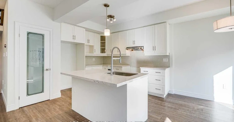 13 Southam Lane, Hamilton, ON, L9C 0E7 - 6