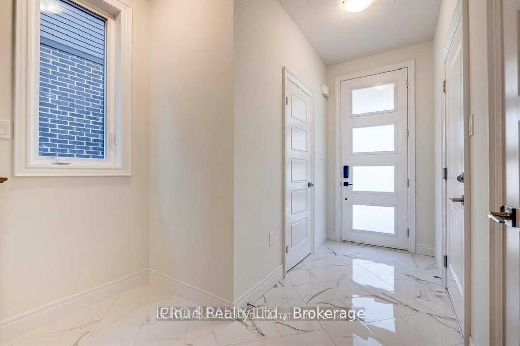 13 Southam Lane, Hamilton, ON, L9C 0E7 - 2
