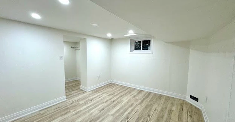 Main-50 Jackson Avenue, Kitchener, ON, N2H 3N8 - 3