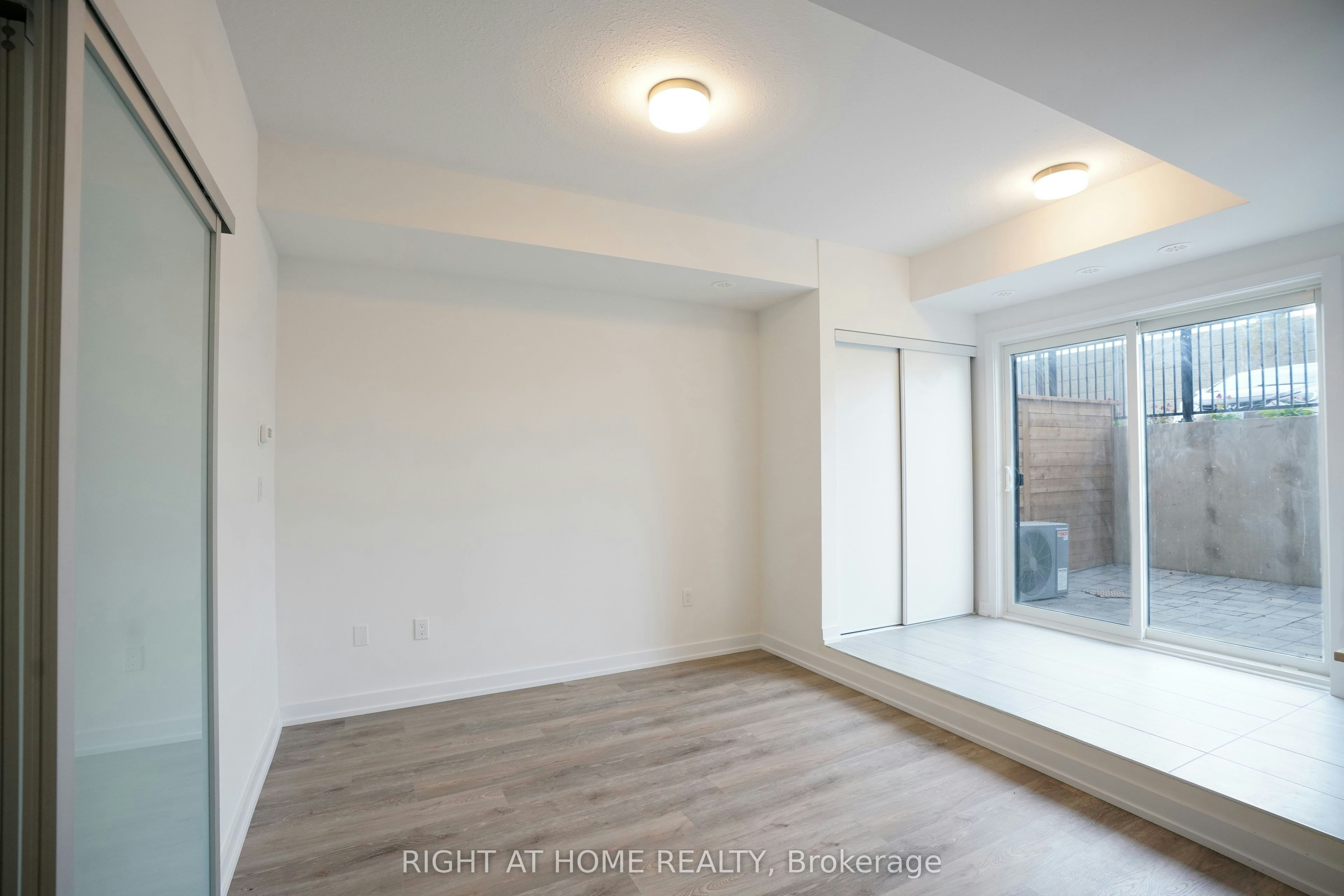 Q8-25 Palace St Street, Kitchener, ON, N2E 0L3 - 2