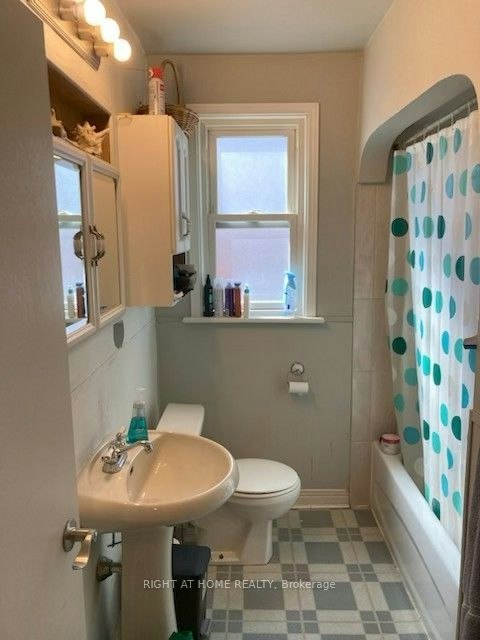 110 Howard Avenue, Hamilton, ON, L9A 2W7 - 8