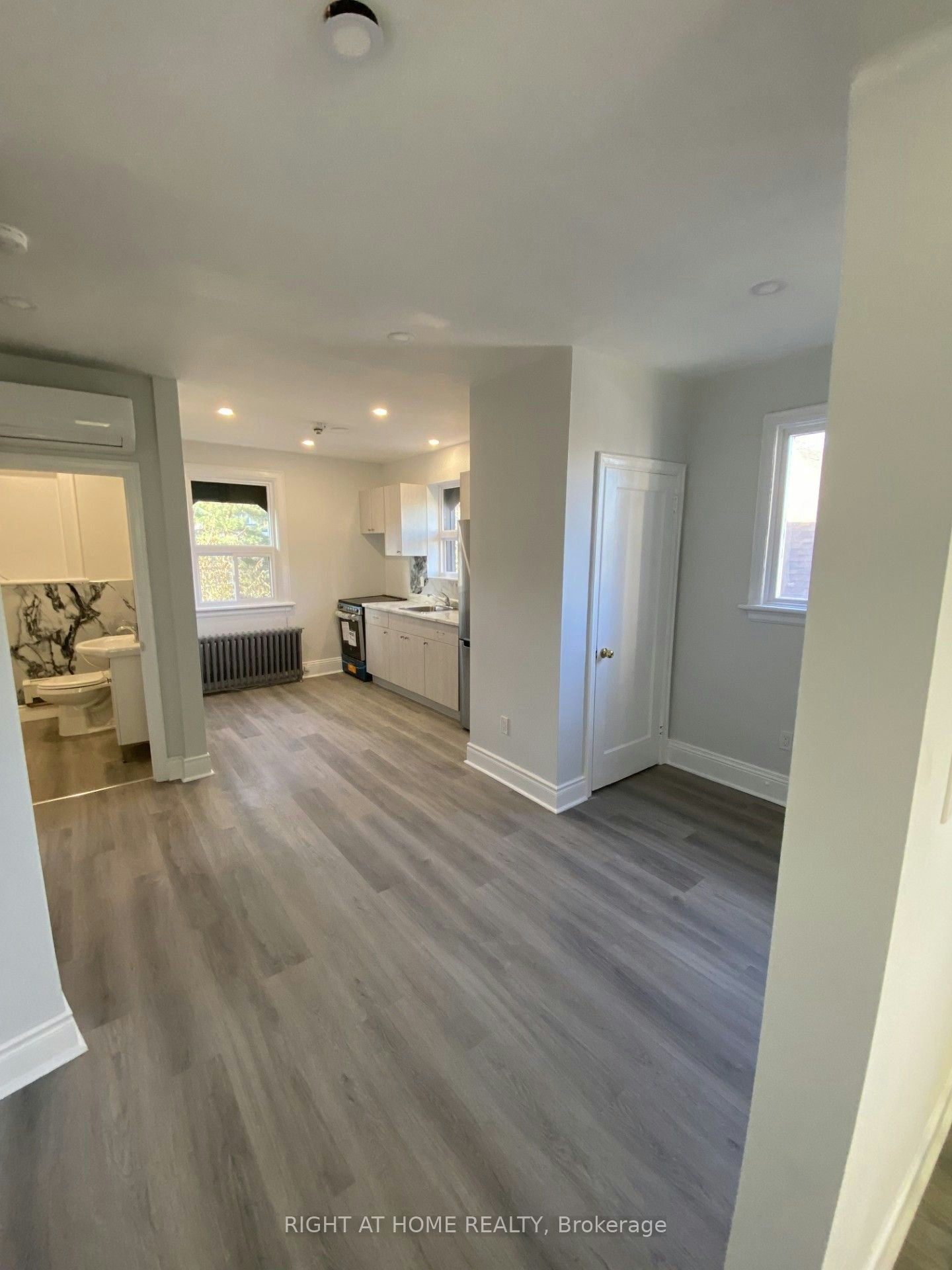 5-164 Park Street S, Hamilton, ON, L8P 3E8 - 3