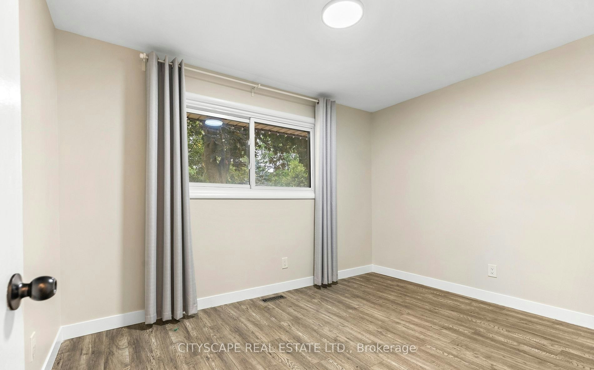 Main Floor-30 Tilipe Road, London, ON, N5V 2X4 - 12