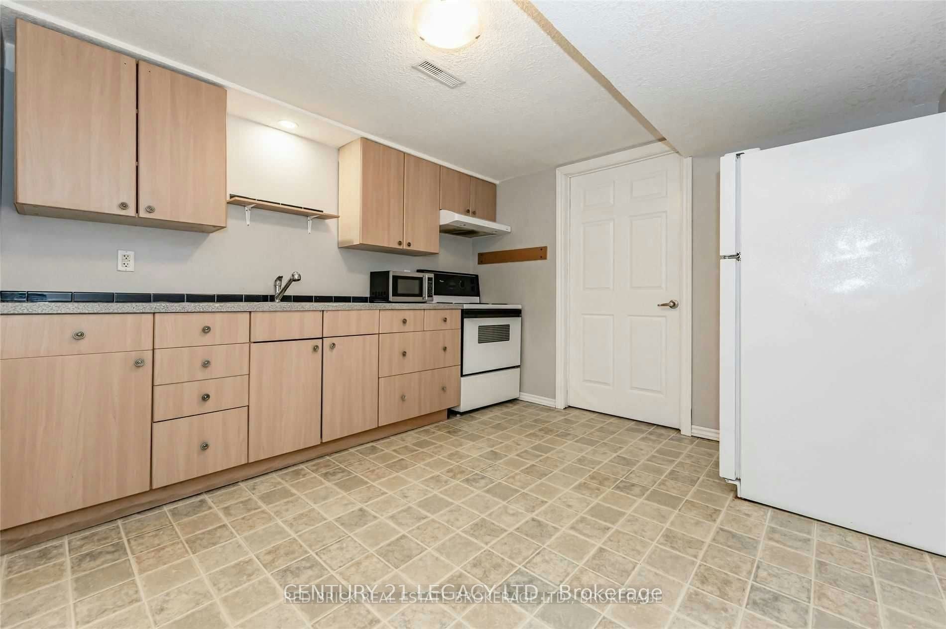 Bsmnt-224 River Road E, Kitchener, ON, N2B 2G8 - 5