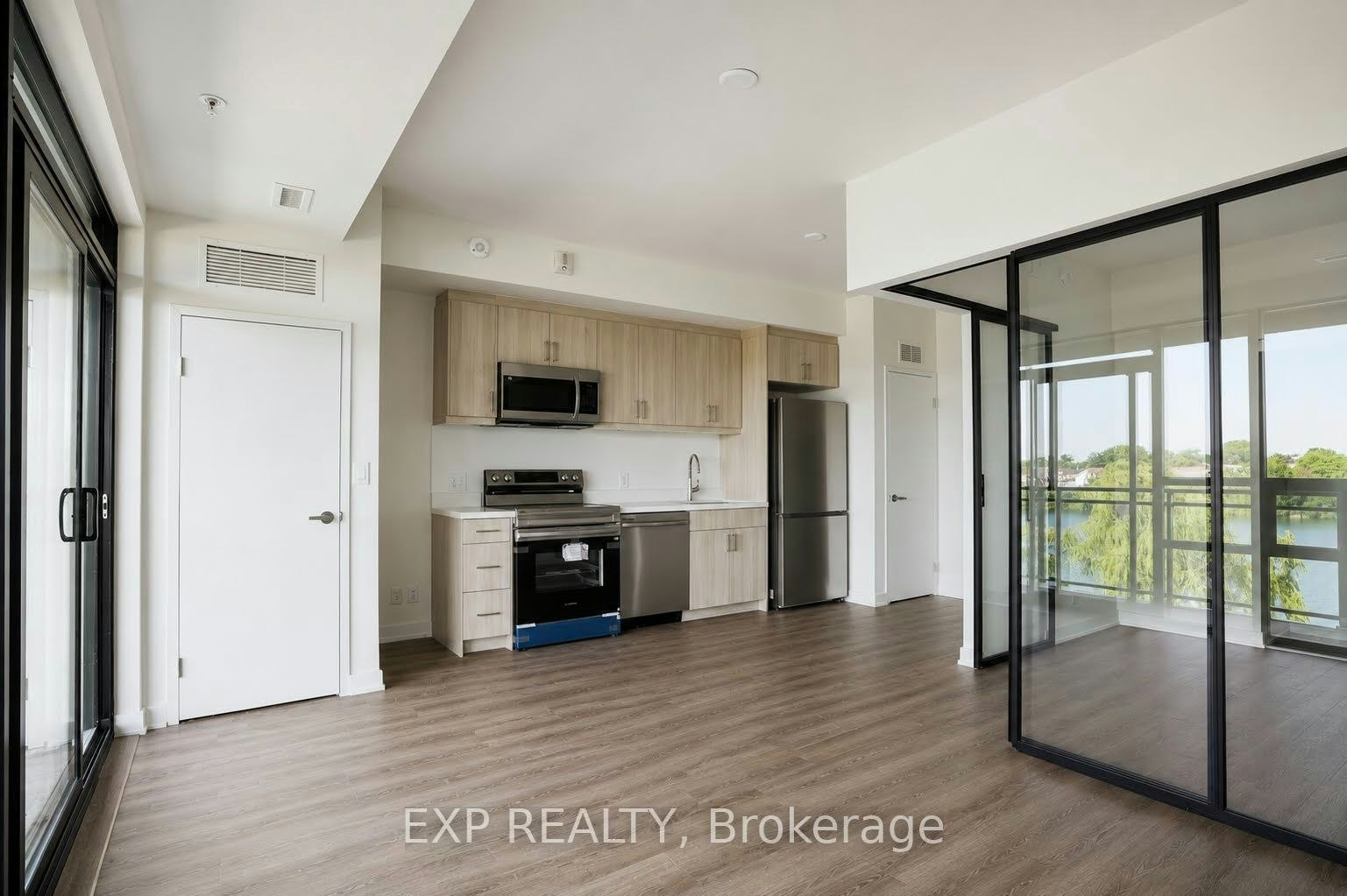 221-350 Prince Charles Drive N, Welland, ON, L3C 5A6 - 4