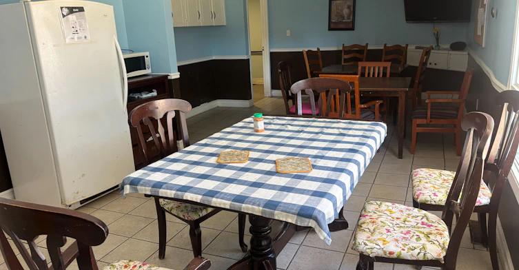 Rooms2,5,9,10,12,14,16,17-7715 Beaverdams Road, Niagara Falls, ON, L2H 2J4 - 14