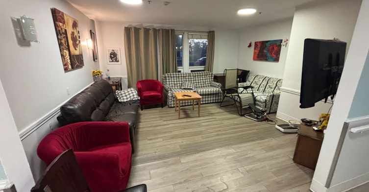 Rooms2,5,9,10,12,14,16,17-7715 Beaverdams Road, Niagara Falls, ON, L2H 2J4 - 7