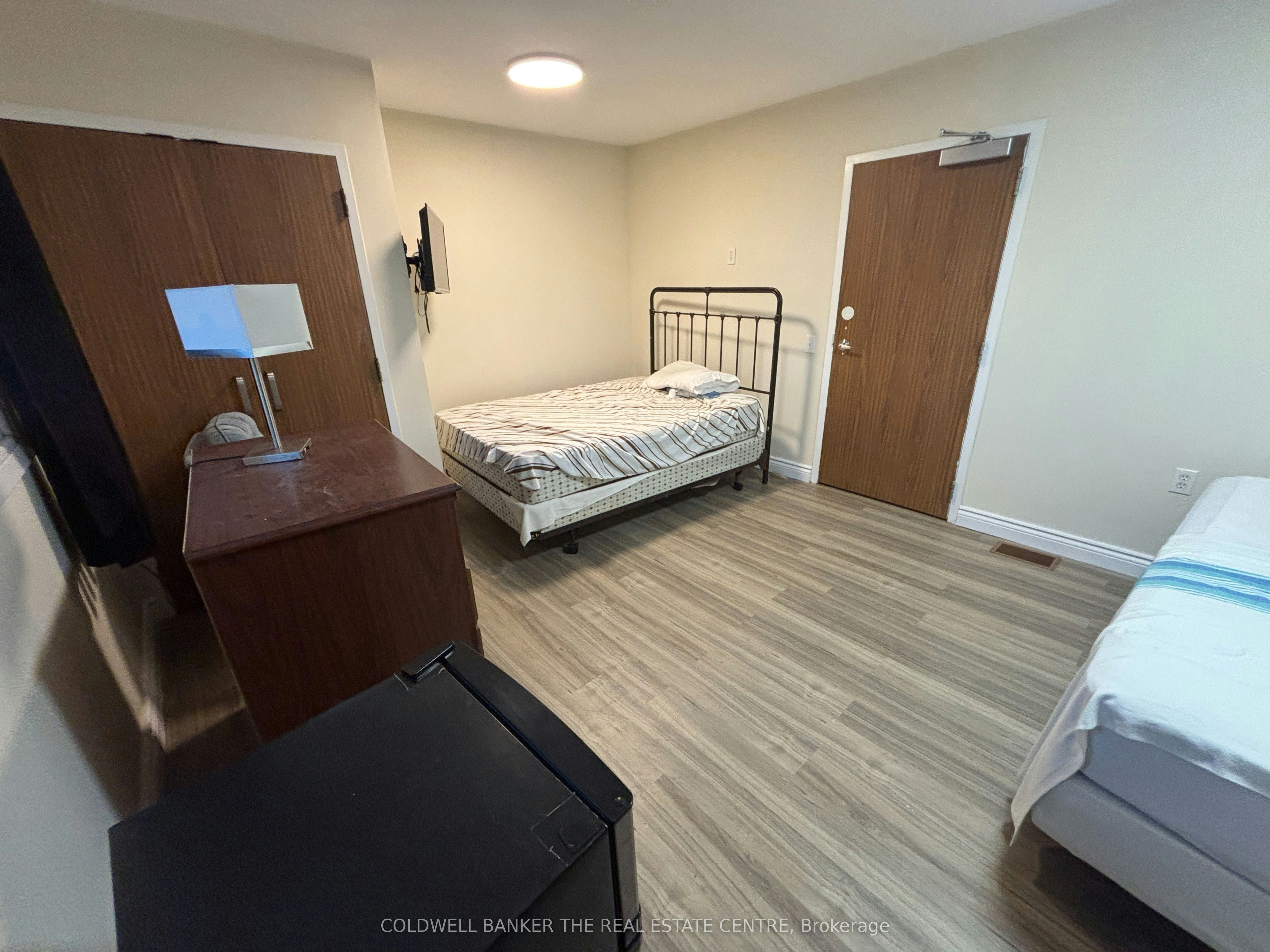 Rooms2,5,9,10,12,14,16,17-7715 Beaverdams Road, Niagara Falls, ON, L2H 2J4 - 3