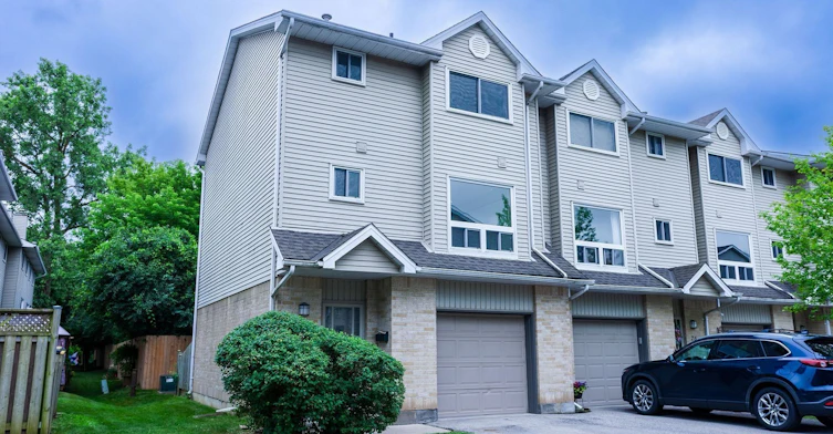 25-1990 Wavell Street, London, ON, N5V 4N5