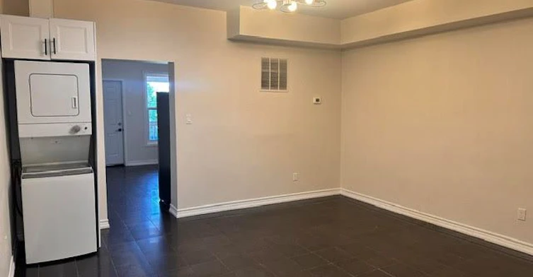 2-783 Barton Street E, Hamilton, ON, L8L 3A9