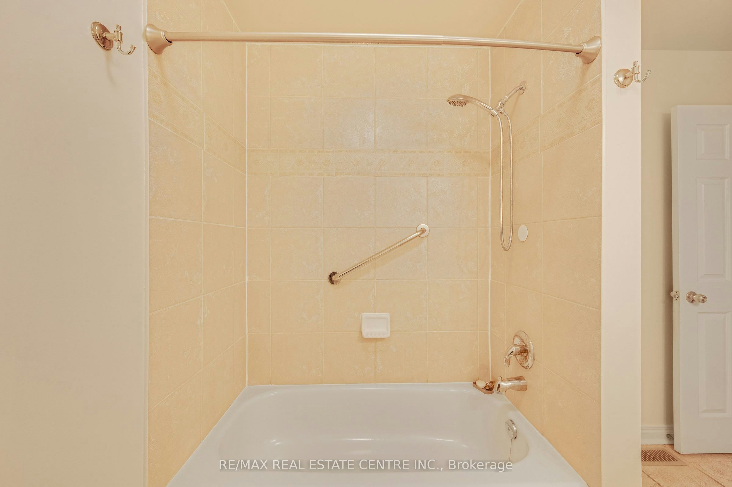 Main Level-26 Phillipo Drive, Hamilton, ON, L9B 2P6 - 14