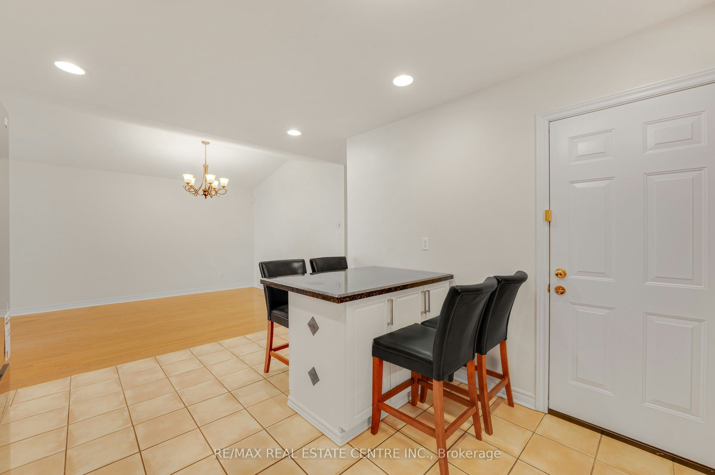 Main Level-26 Phillipo Drive, Hamilton, ON, L9B 2P6 - 12