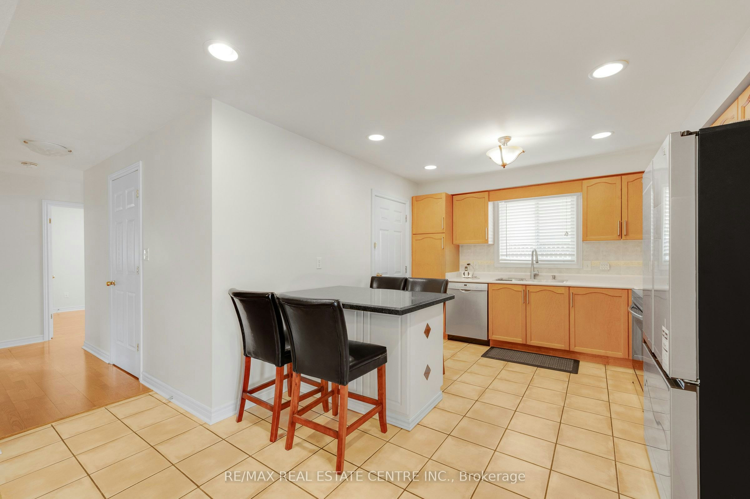 Main Level-26 Phillipo Drive, Hamilton, ON, L9B 2P6 - 9