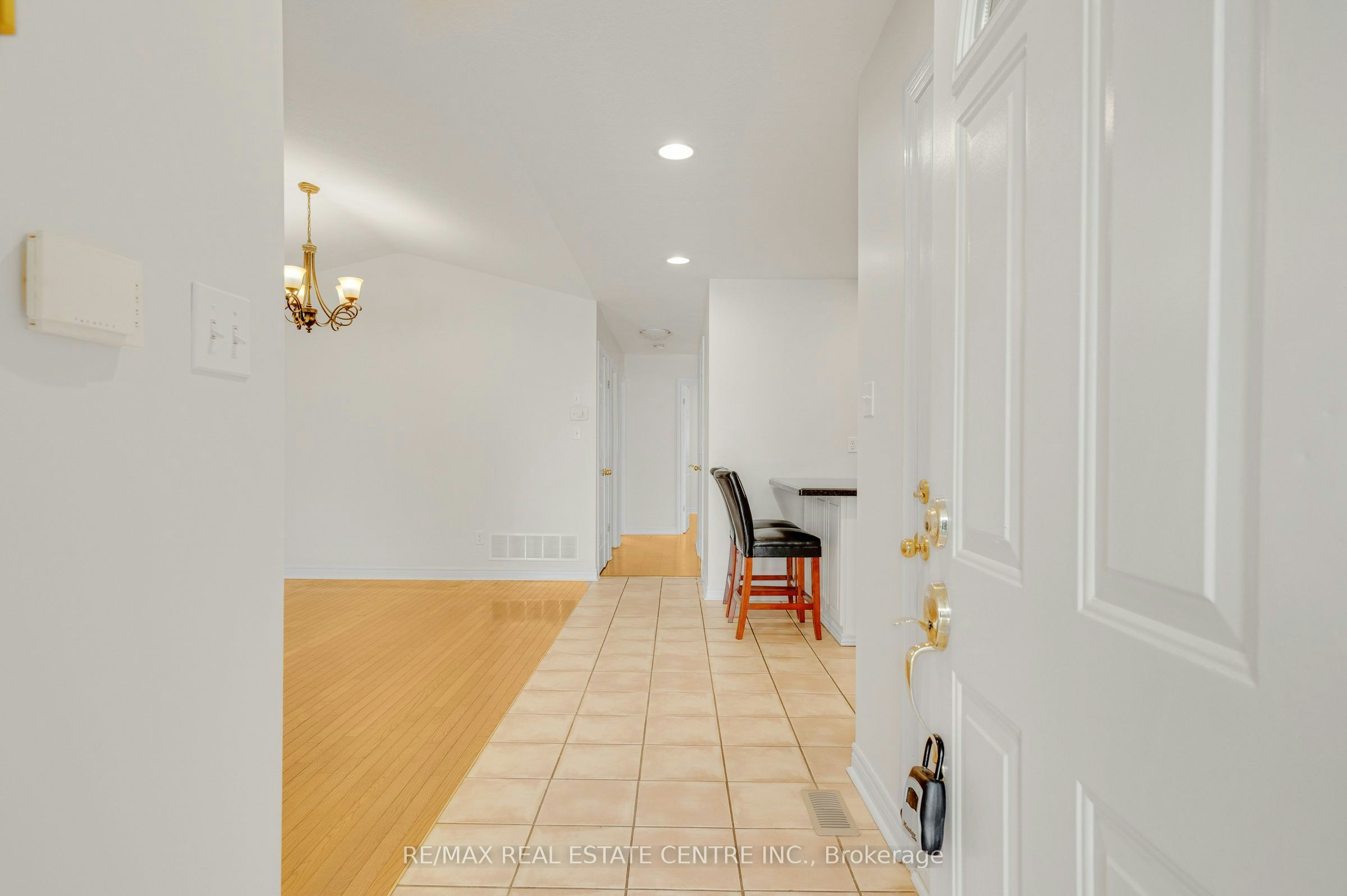 Main Level-26 Phillipo Drive, Hamilton, ON, L9B 2P6 - 4