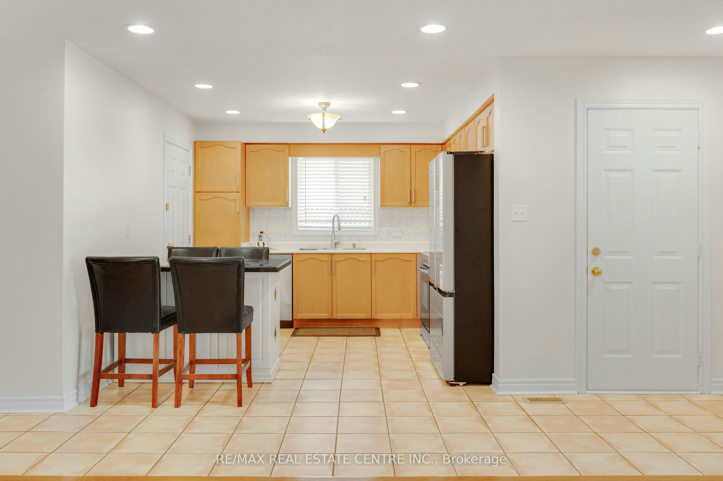 Main Level-26 Phillipo Drive, Hamilton, ON, L9B 2P6 - 7