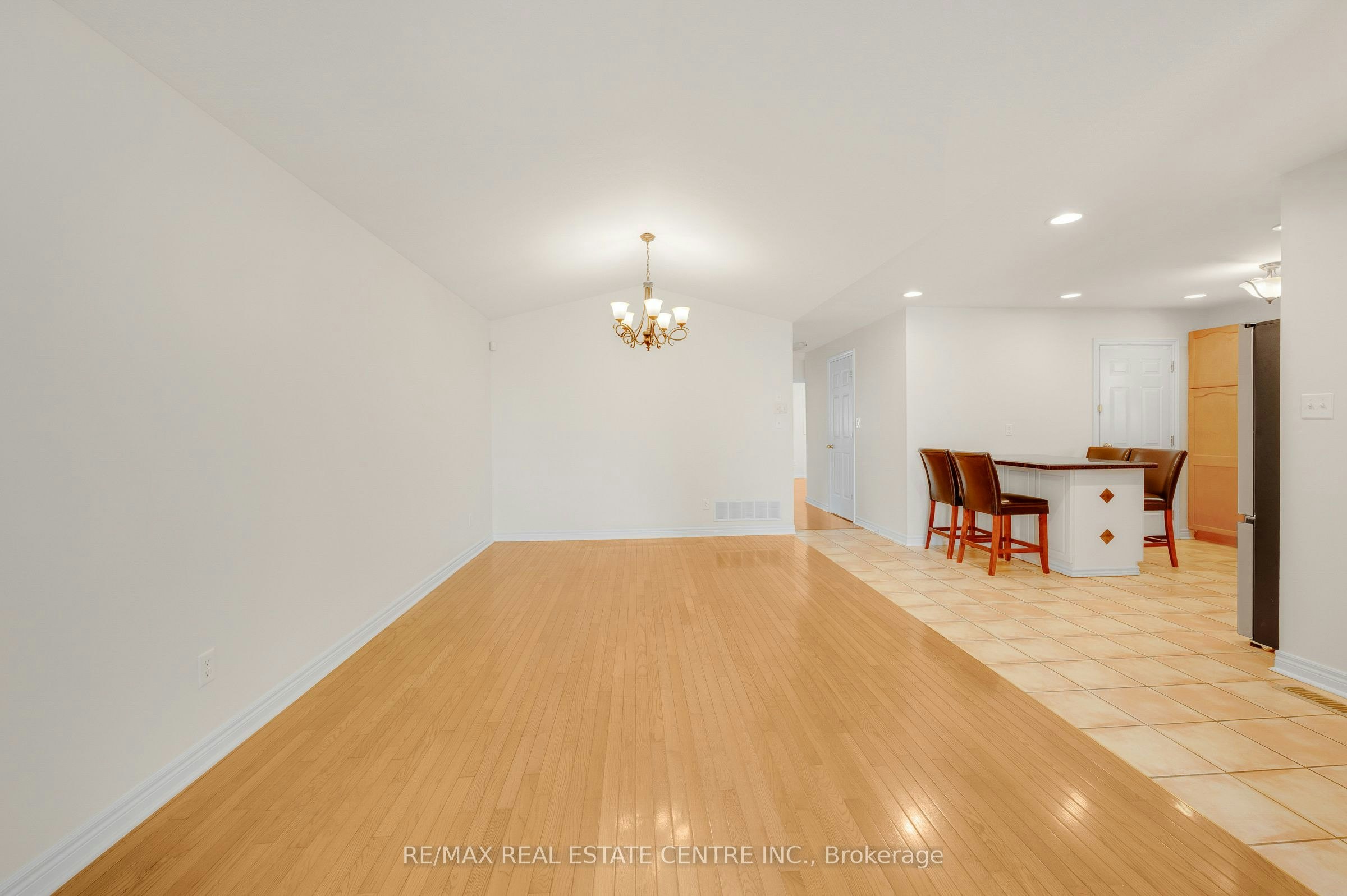 Main Level-26 Phillipo Drive, Hamilton, ON, L9B 2P6 - 8