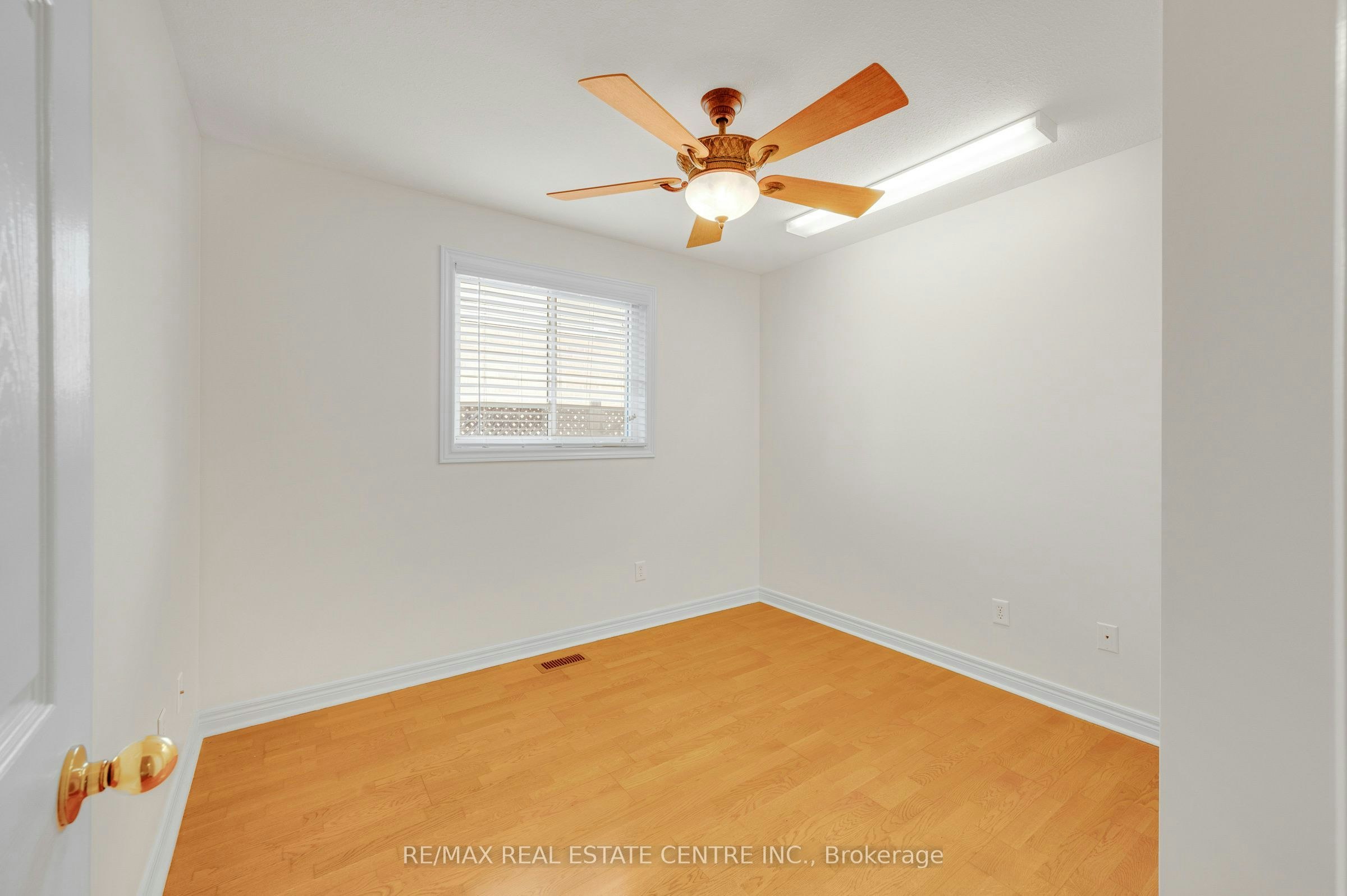 Main Level-26 Phillipo Drive, Hamilton, ON, L9B 2P6 - 19