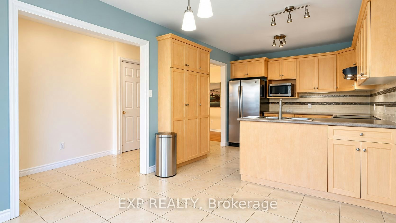 Upper-487 Brentcliffe Drive, Waterloo, ON, N2T 2R8 - 8