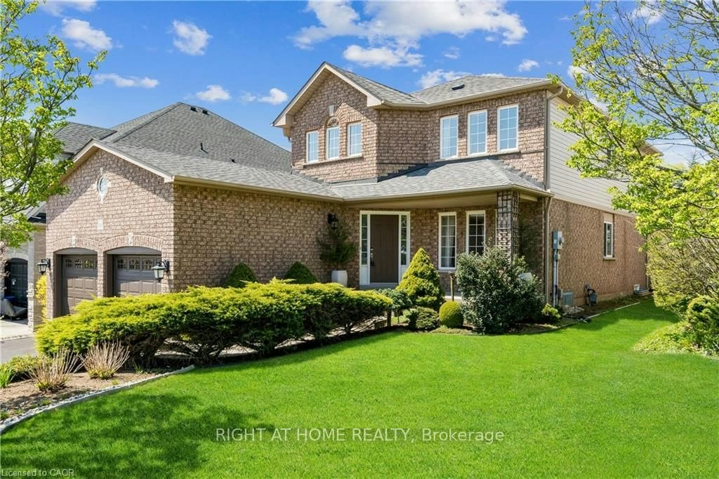 106 Moore Crescent E, Hamilton, ON, L9G 4Z8