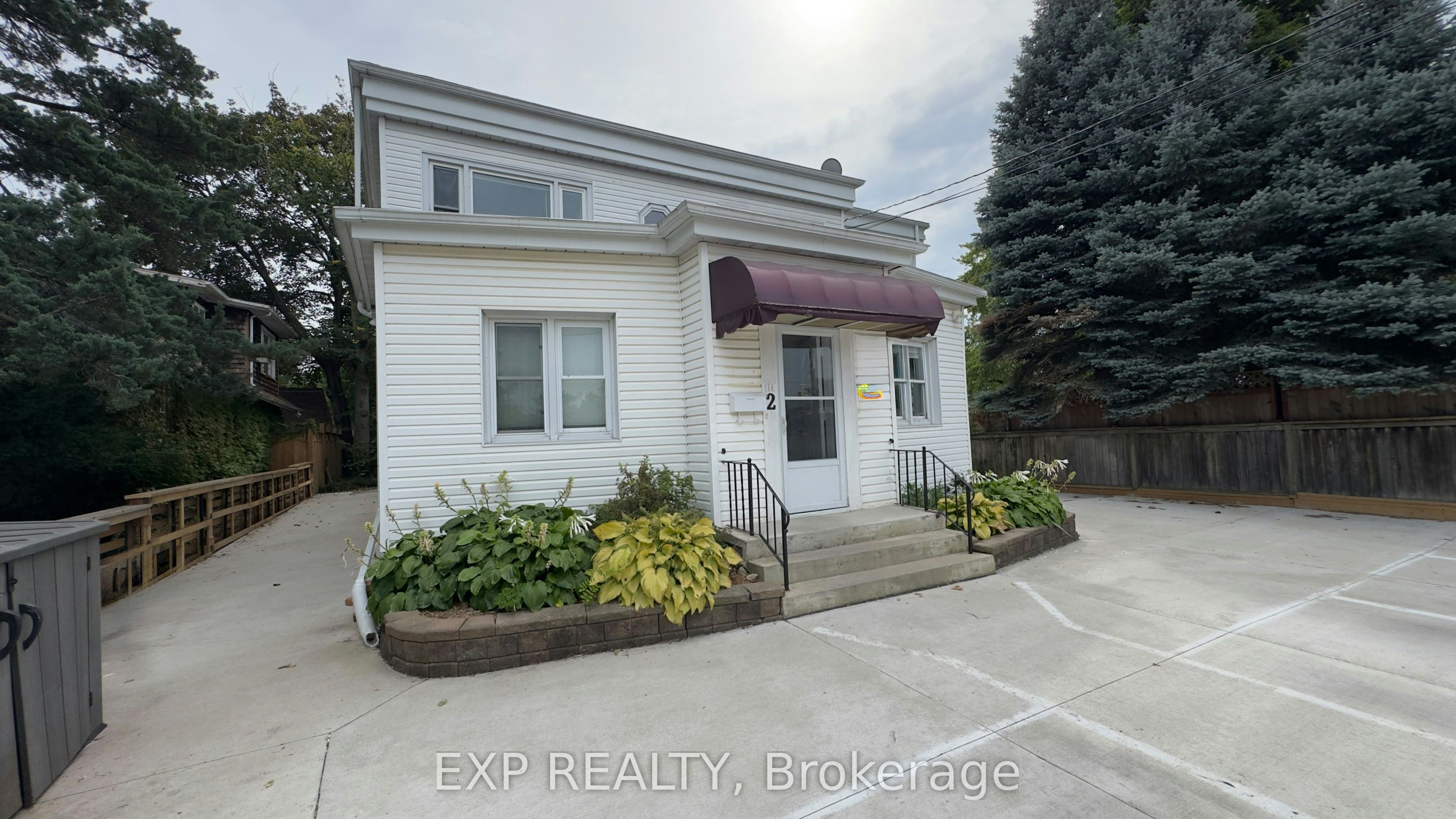 #WEST, 1ST-2 South Drive W, St. Catharines, ON, L2R 4T8
