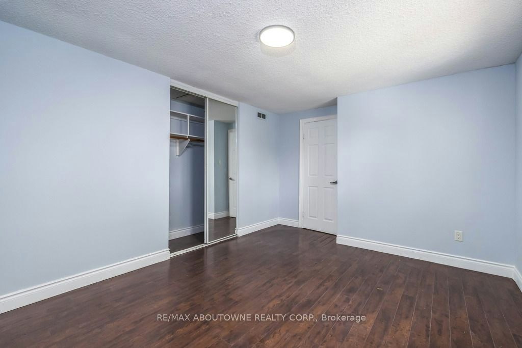4 Glamis Court, Hamilton, ON, L9C 6B3 - 39