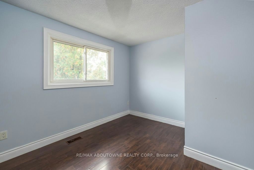 4 Glamis Court, Hamilton, ON, L9C 6B3 - 44