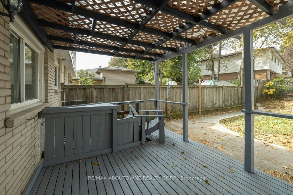4 Glamis Court, Hamilton, ON, L9C 6B3 - 9