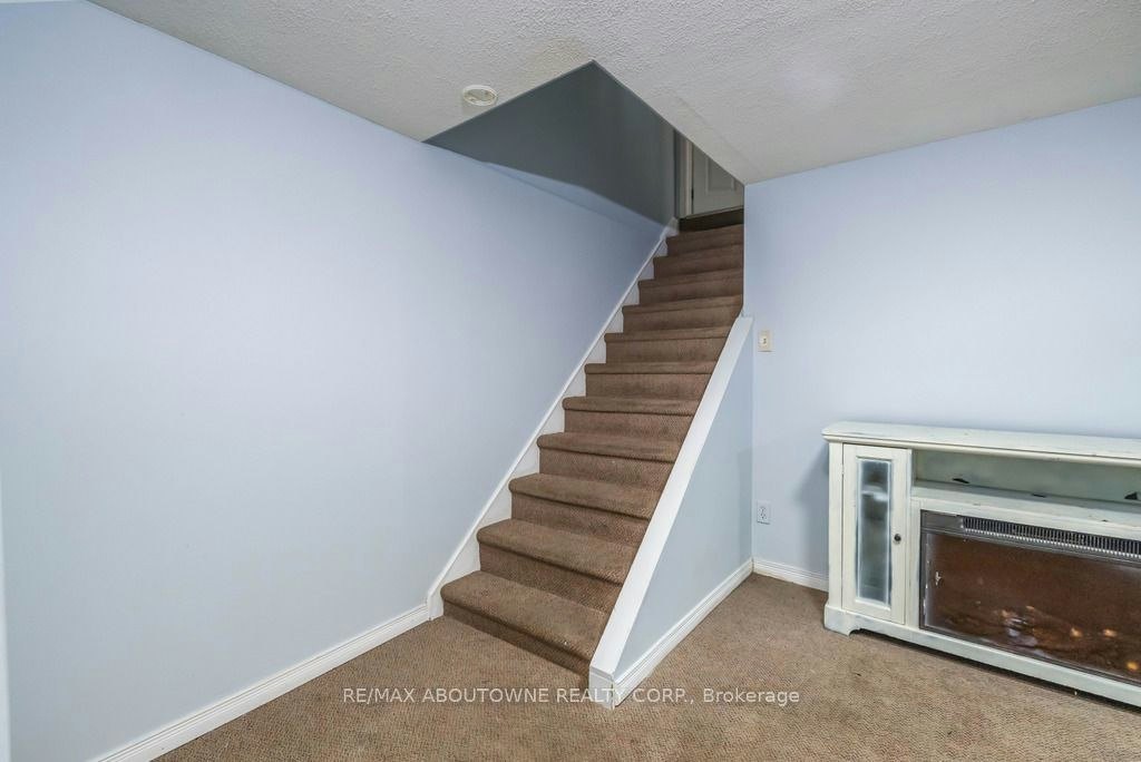 4 Glamis Court, Hamilton, ON, L9C 6B3 - 26