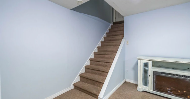 4 Glamis Court, Hamilton, ON, L9C 6B3 - 26