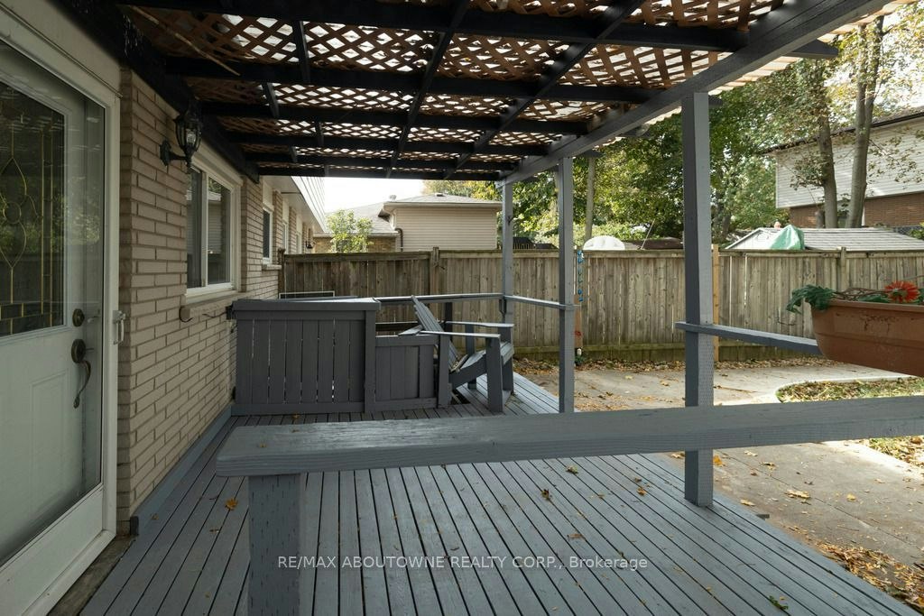 4 Glamis Court, Hamilton, ON, L9C 6B3 - 14