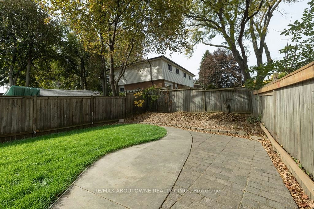 4 Glamis Court, Hamilton, ON, L9C 6B3 - 11