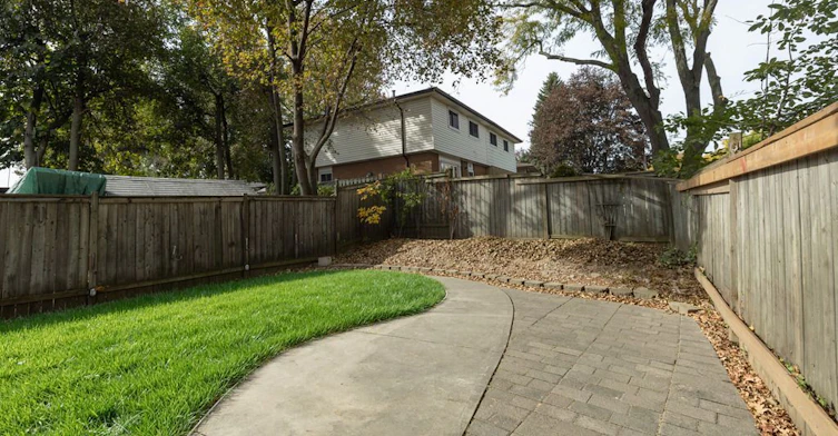 4 Glamis Court, Hamilton, ON, L9C 6B3 - 11