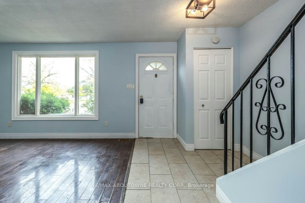 4 Glamis Court, Hamilton, ON, L9C 6B3 - 15