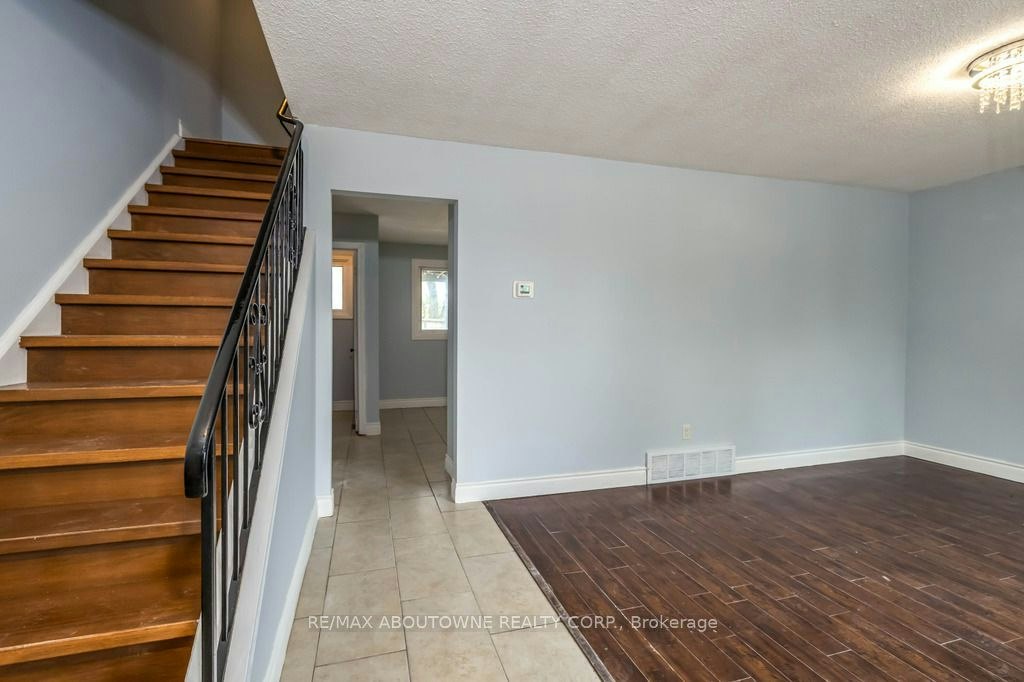 4 Glamis Court, Hamilton, ON, L9C 6B3 - 19