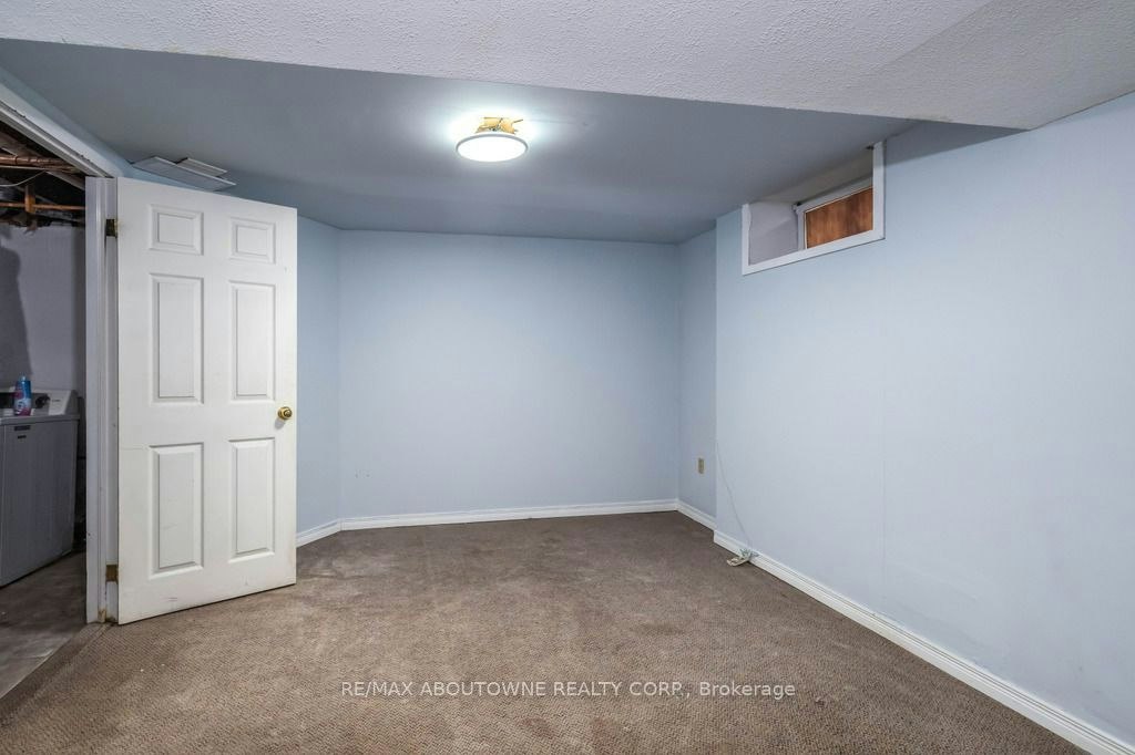 4 Glamis Court, Hamilton, ON, L9C 6B3 - 30