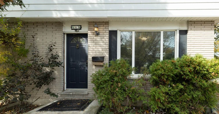 4 Glamis Court, Hamilton, ON, L9C 6B3 - 6