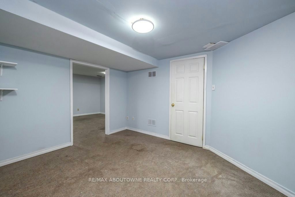 4 Glamis Court, Hamilton, ON, L9C 6B3 - 32