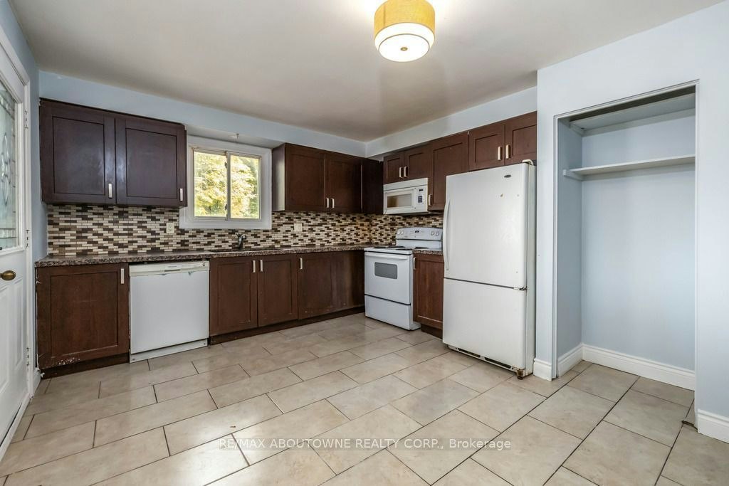 4 Glamis Court, Hamilton, ON, L9C 6B3 - 22