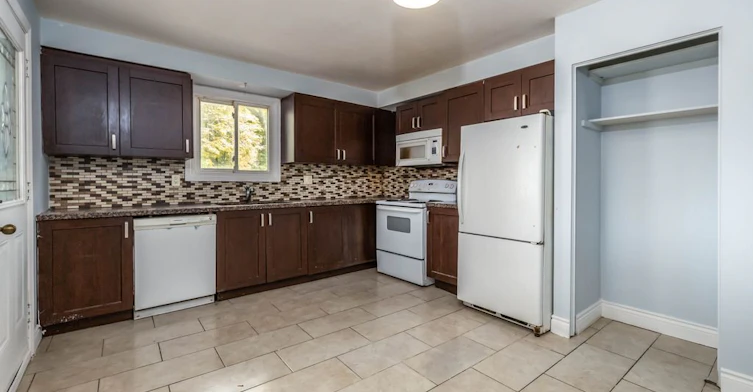 4 Glamis Court, Hamilton, ON, L9C 6B3 - 22