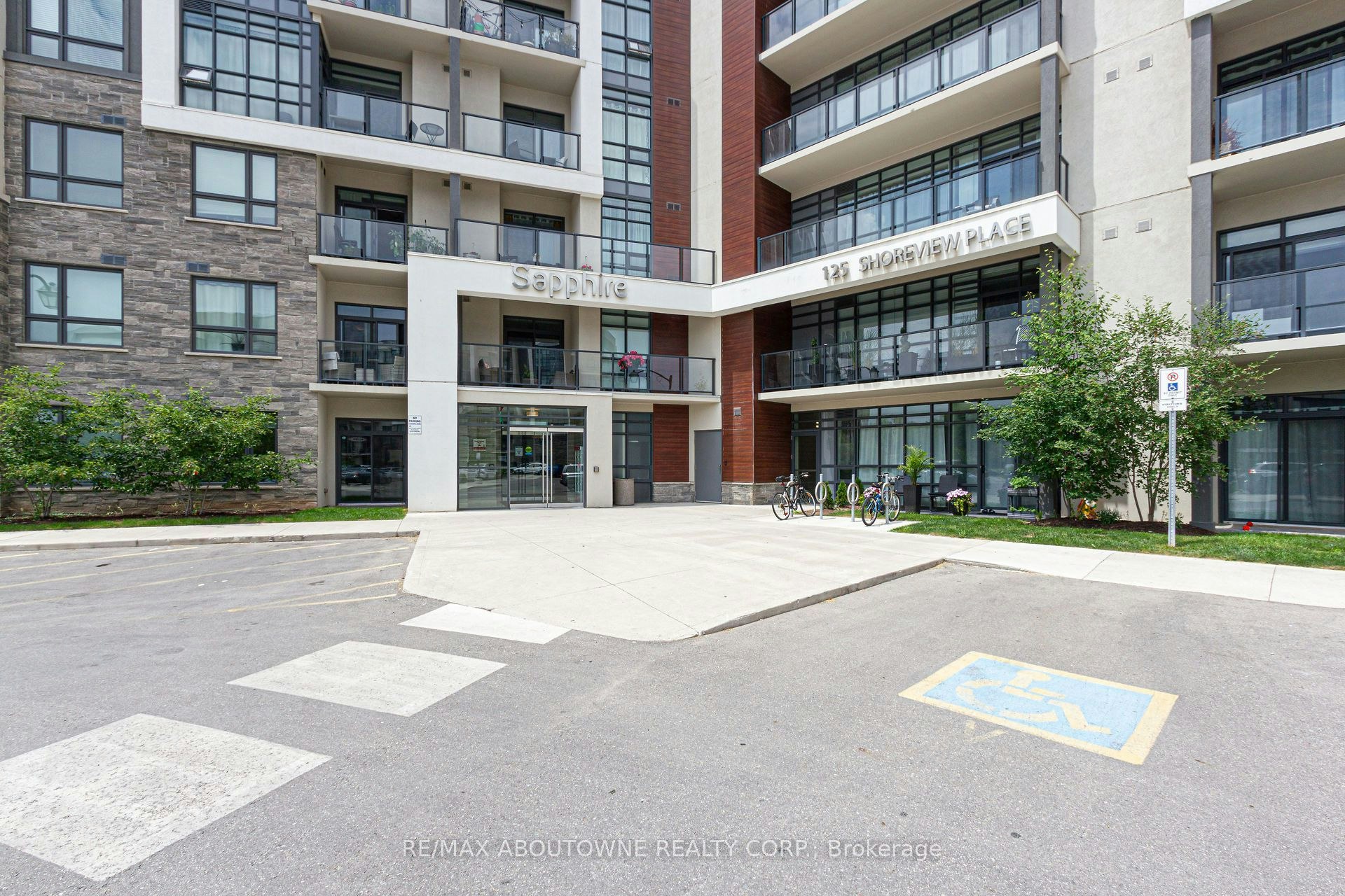 203-125 Shoreview Place, Hamilton, ON, L8E 0K3 - 2