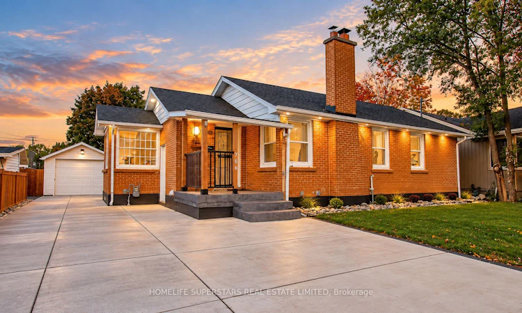 706 Rowntree Avenue