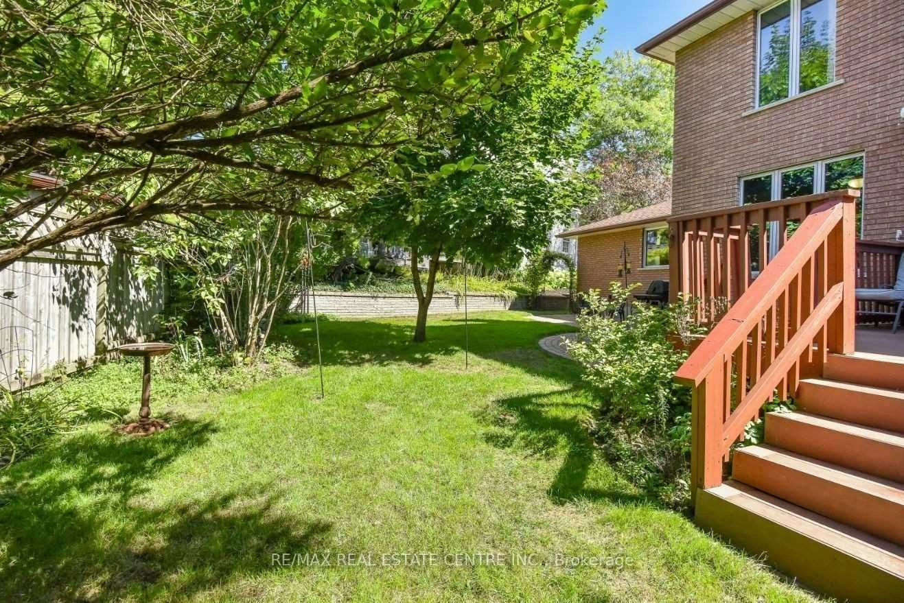 28 Walnut Drive, Guelph, ON, N1E 4B3 - 4