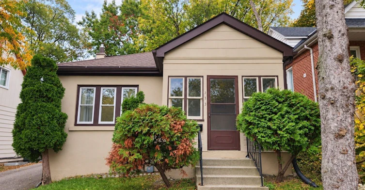 3-213 Bowman Street, Hamilton, ON, L8S 2T9