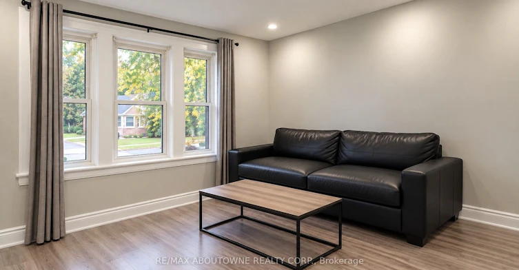 3-213 Bowman Street, Hamilton, ON, L8S 2T9 - 2