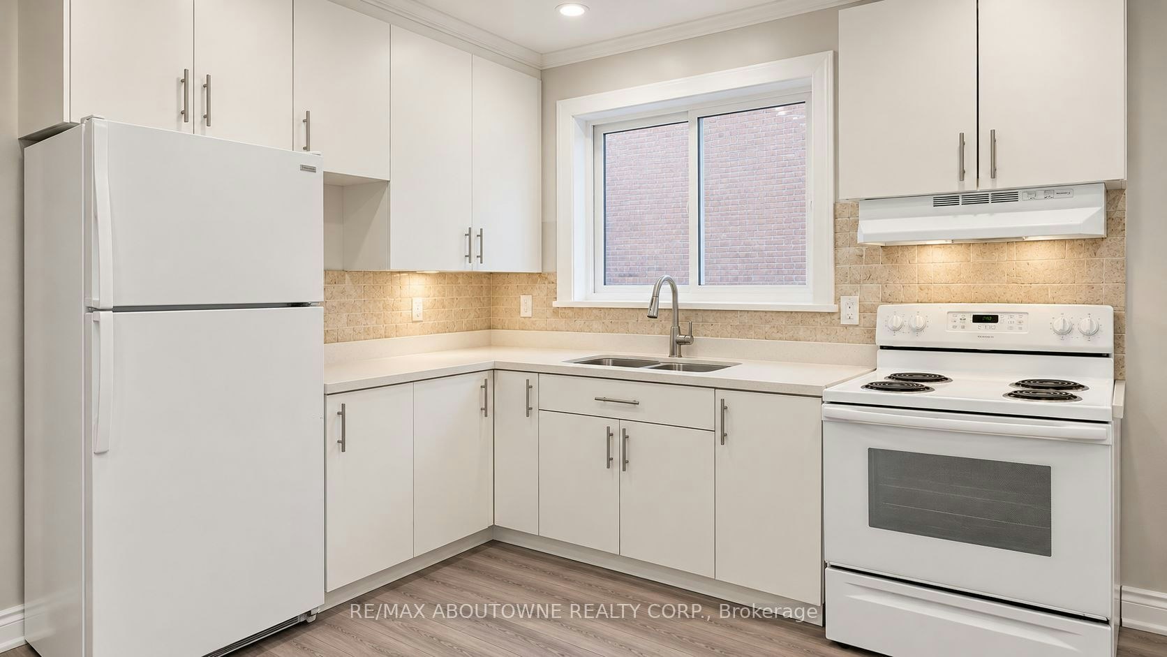 3-213 Bowman Street, Hamilton, ON, L8S 2T9 - 4