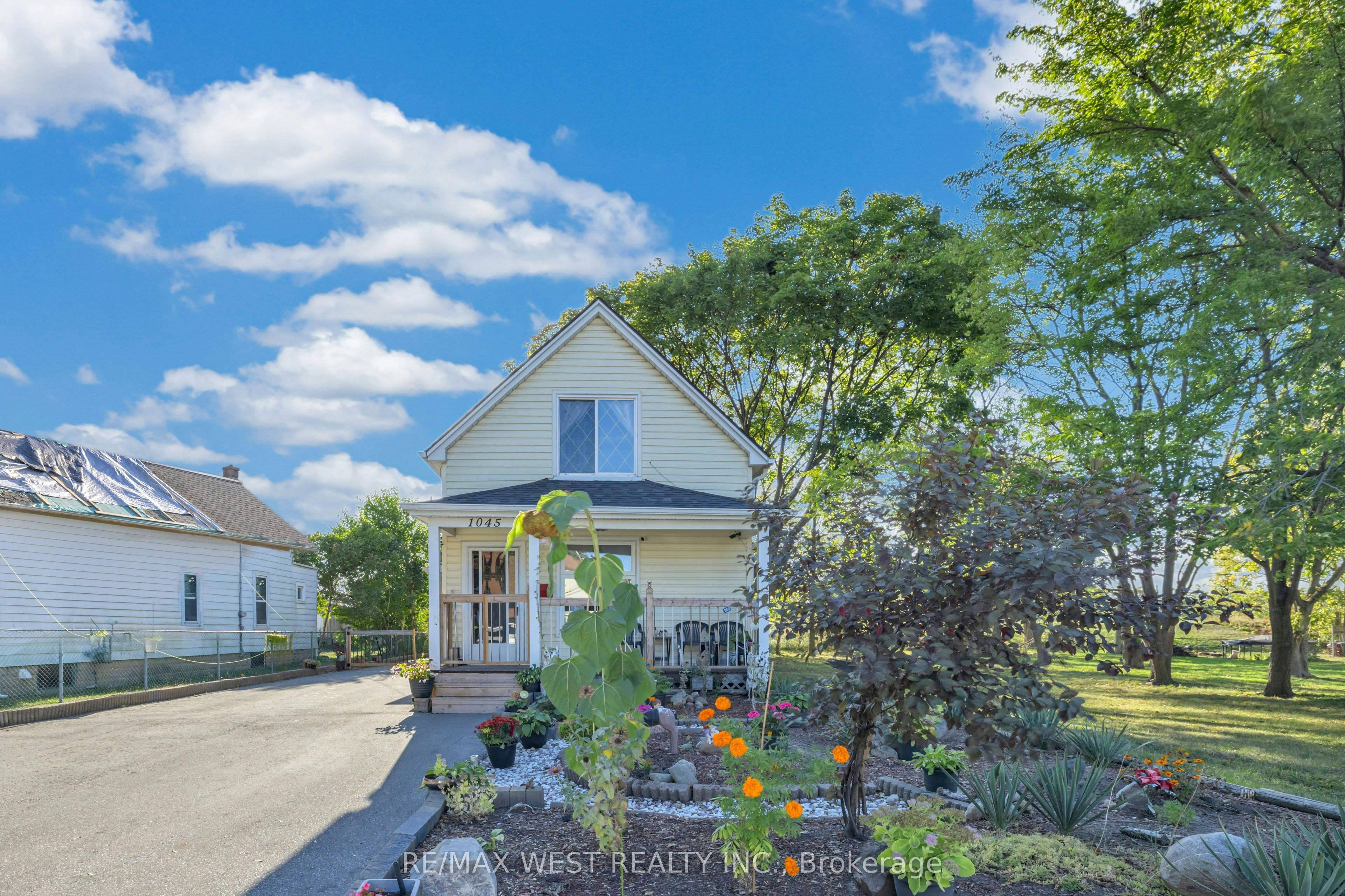 1045 Wellington Avenue, Windsor, ON, N9A 5K2