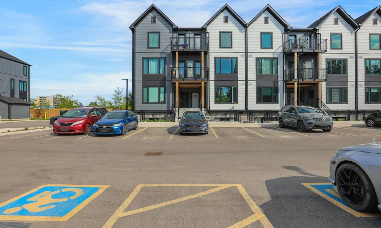 312-708 Woolwich Street